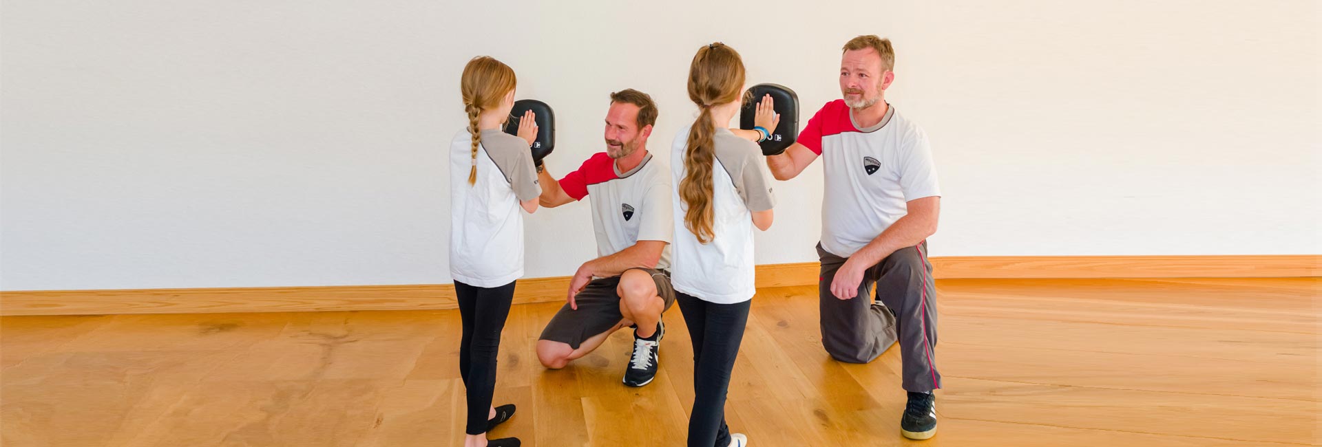 Unsere qualifizierten Lehrer gehen auf die unterschiedlichen Bedürfnisse und Fähigkeiten der Kinder ein.